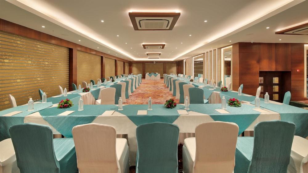 Golden Tulip Essential Jaipur Hotel Exterior foto