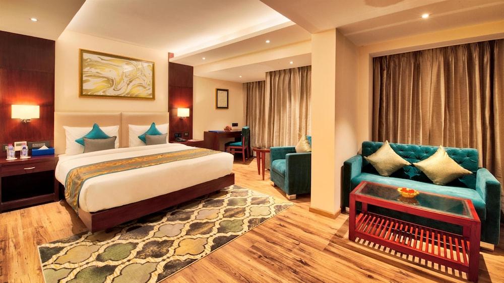 Golden Tulip Essential Jaipur Hotel Exterior foto