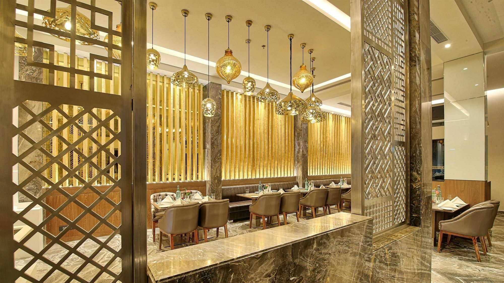 Golden Tulip Essential Jaipur Hotel Exterior foto